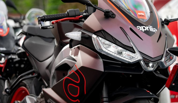 Should You Get A Naked Bike Or A Sportbike For Your First Motorcycle?