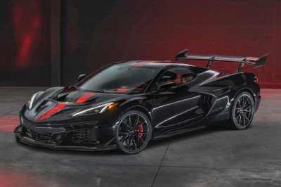 Chevrolet throws down hypercar gauntlet with ZR1X