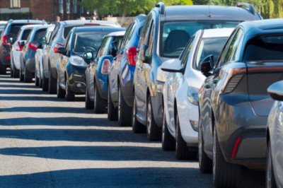 Drivers urged not to do 1 thing when driving on Saturday