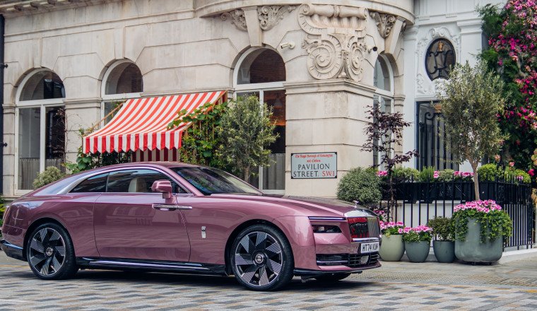 Average Age for a New Rolls-Royce Spectre Owner Is Just 35