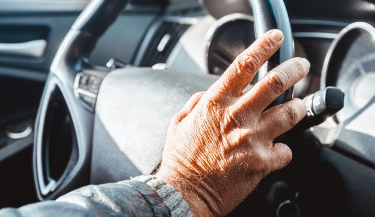 Brits issued 24 hour car insurance policy warning as drivers make key mistake