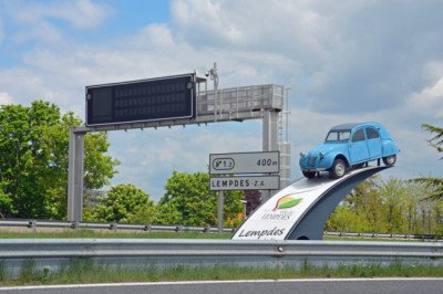 Here’s Why There’s a Citroen 2CV Roadside Attraction in Central France