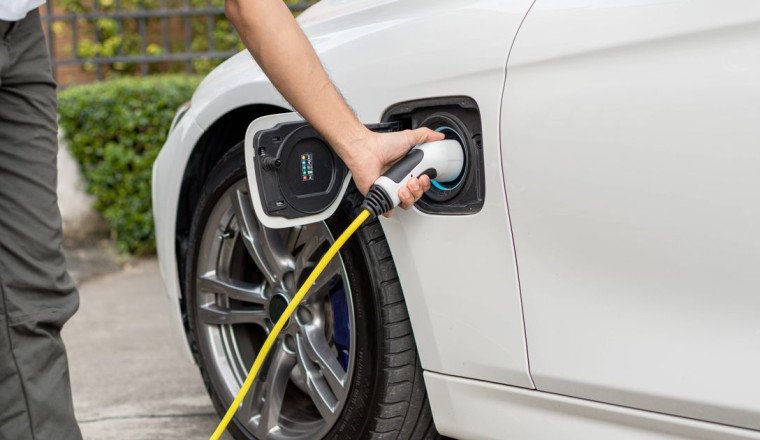 'I charged my EV 76 miles in minutes for £6 - fuel drivers are missing a trick'