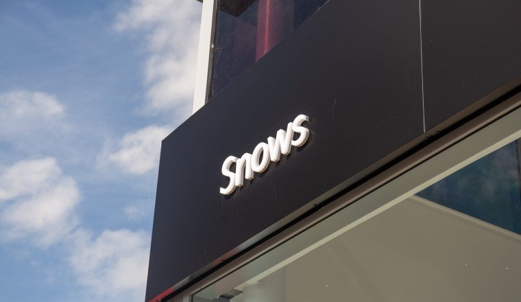 Snows Motor Group gives out £17,500 out to lucky customers after special prize draw