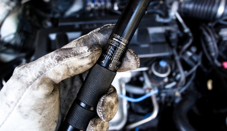 Should You Be Using A Torque Wrench On Oil Drain Plugs?