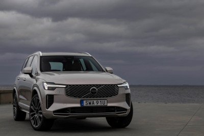 2025 Volvo XC90 T8 review: Plug-in luxury with smooth power and smart style