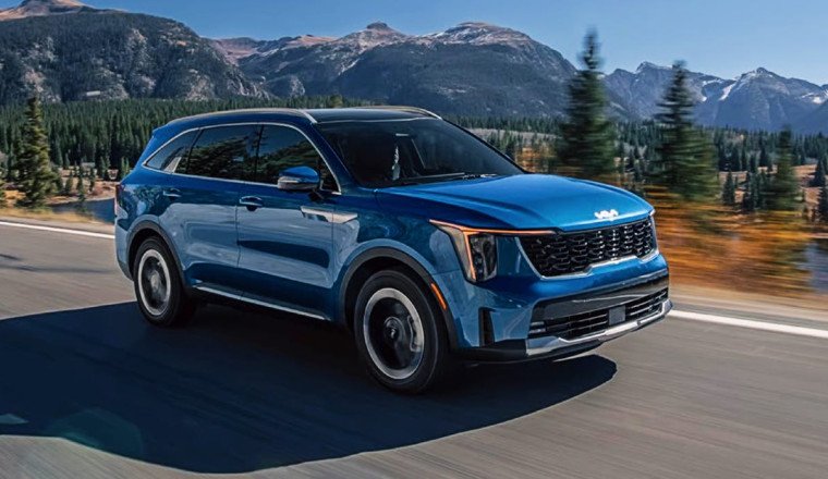 This hybrid SUV offers over 630 miles of driving range — here's why it's perfect for road trips