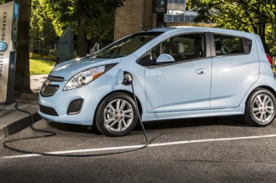How Long Do EV Batteries Really Last Compared To Gasoline Cars?