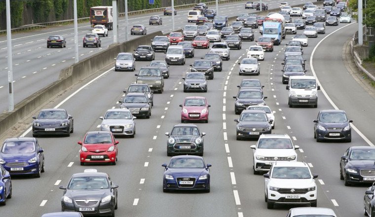 Drivers face £100 fine for common move which actually breaks the Highway Code