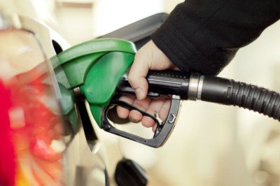 Drivers urged to fill up cars with petrol on Sunday