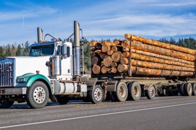 Ever Wonder What Those Chrome Tubes On Semis Are? (No, They're Not Fuel Tanks)