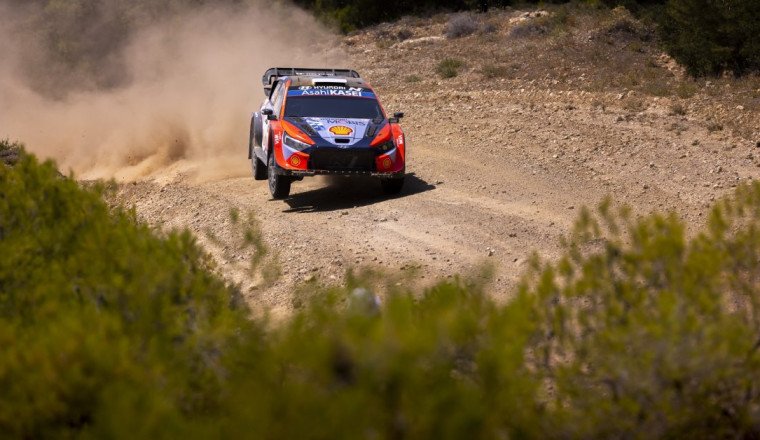 Tänak not letting up as he leads Super Sunday