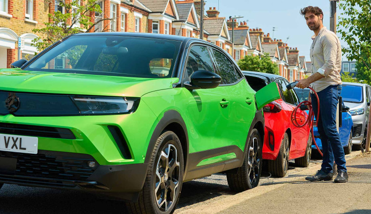 4 in 5 drivers expect a U-turn on 2030 petrol and diesel car ban