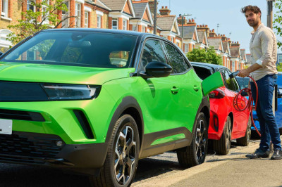 4 in 5 drivers expect a U-turn on 2030 petrol and diesel car ban