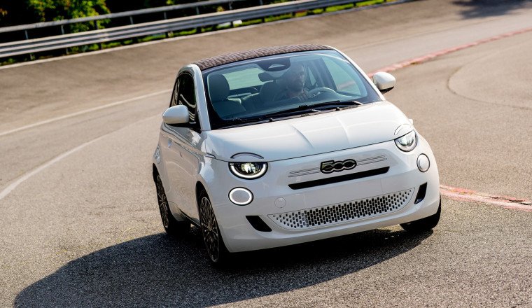 Official: Fiat 500 Hybrid to arrive in November with six-speed manual