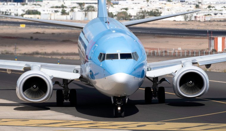 Why Are Boeing 737 Engine Casings Flat On The Bottom?
