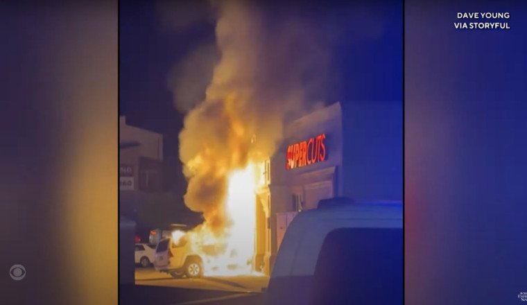 Three-Car Crash In Utah Ends With Exploding Domino's Pizza Restaurant