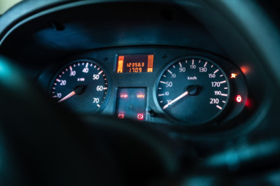 Why is my car's AC blowing hot air? Common causes and quick DIY fixes