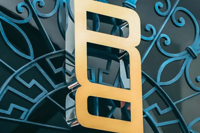 Range Rover Has a New Logo for Places 10 Letters Won’t Fit