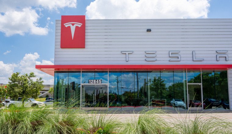 Texas Governor Fights Release Of Elon Musk Emails Because Some Details Are 'Intimate And Embarrassing'