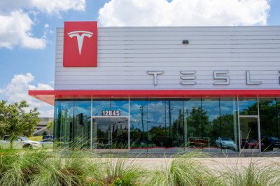 Texas Governor Fights Release Of Elon Musk Emails Because Some Details Are 'Intimate And Embarrassing'