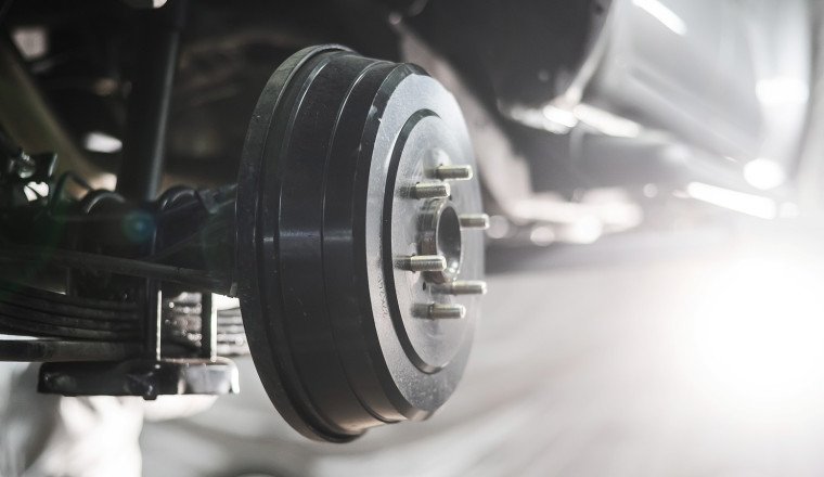 Why Most Modern Cars Stopped Using Drum Brakes