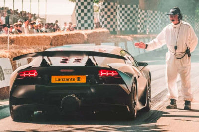 Mamma Mia! This Is the World's First Street-Legal Lamborghini Sesto Elemento