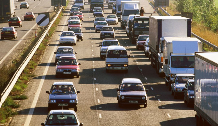 People say 'only in the UK' after they see what ice cream truck does on M25