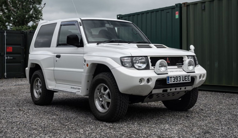 Live Out Your Dakar Fantasies With This Mitsubishi Pajero Evo