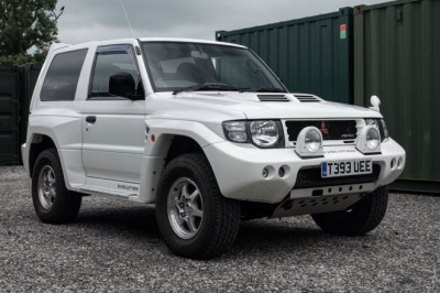 Live Out Your Dakar Fantasies With This Mitsubishi Pajero Evo