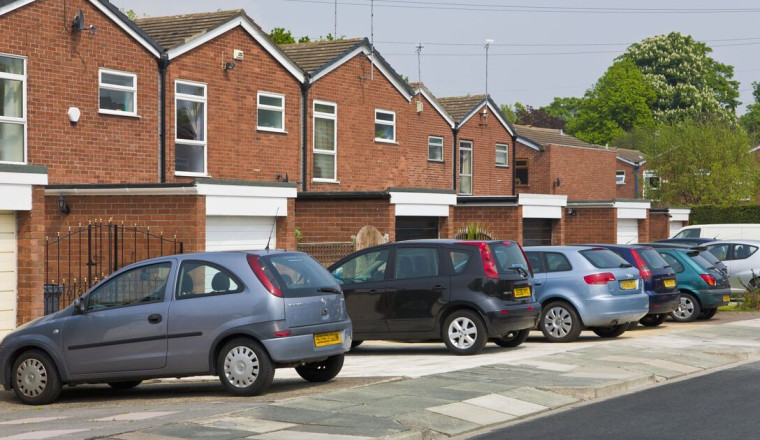 UK households with driveways urged to make ‘easy’ £300 a month