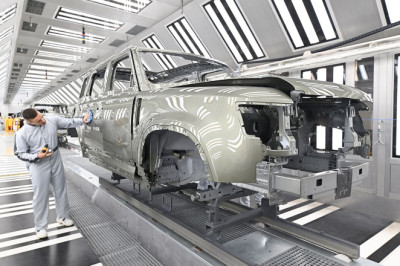 JLR confirms up to 500 job losses