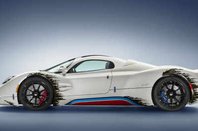 This ‘Race-Worn’ Pagani Utopia Is the Pre-Ripped Jeans of Hypercars