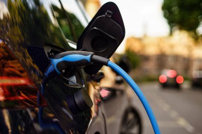 Electric car drivers cover higher annual mileage than petrol owners