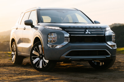 The 2026 Mitsubishi Outlander’s New Powertrain Makes the Car Interesting Again