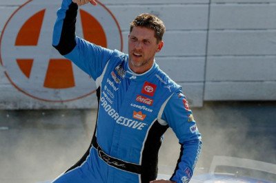 Hamlin wins at Dover for second straight season