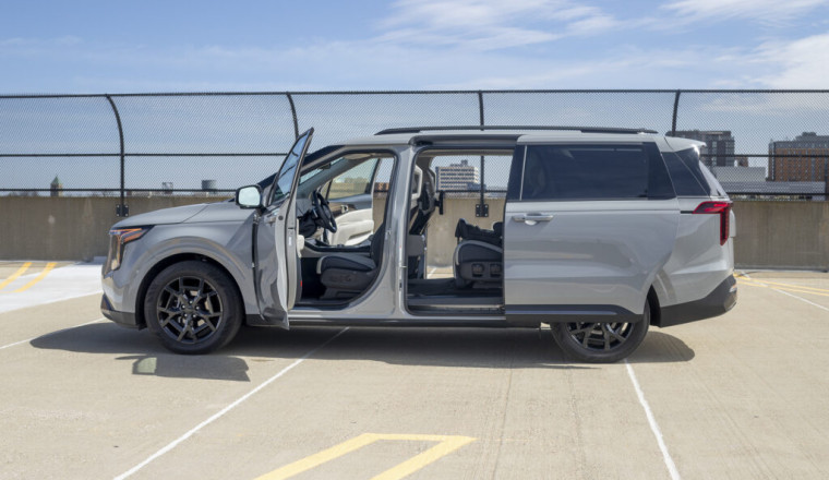 2025 Kia Carnival HEV SX Prestige: Efficient but Underbaked