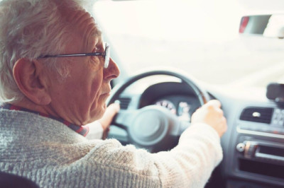 Essential steps for renewing your driving licence if you are over 70 in the UK