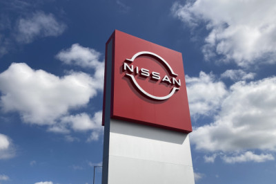 Brayley Nissan scrubs up in support of local cleaning firm going green