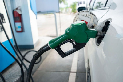 Drivers told to always refuel their petrol and diesel car when it has this many miles left