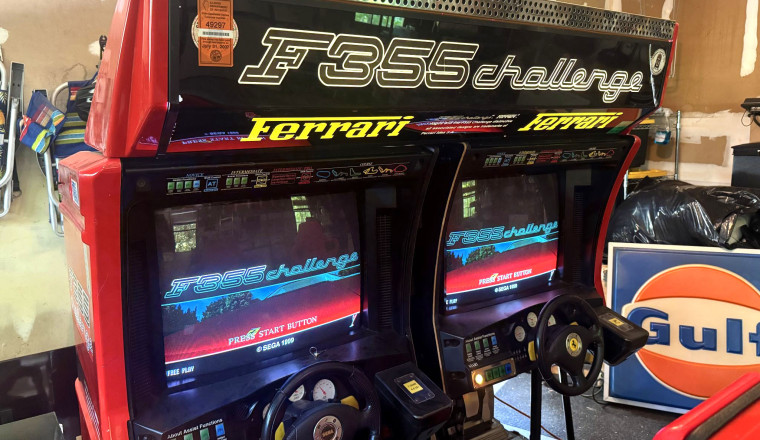 This Ferrari F355 Simulator for Sale Is Peak Retro Sim Racing