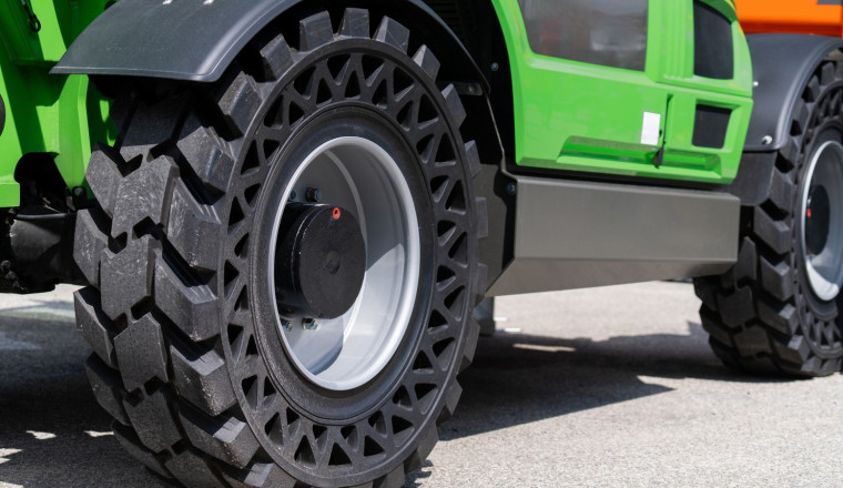 Why Cars Still Don't Have Airless Tires, Yet