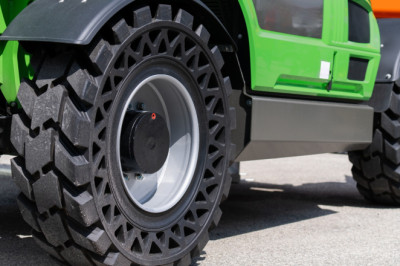 Why Cars Still Don't Have Airless Tires, Yet