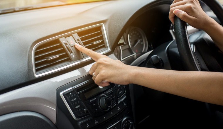 How and when to use your car’s hazard warning lights
