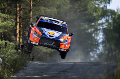 Tänak takes early Finland lead with dominant drive