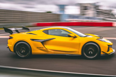 Watch the Corvette ZR1X Absolutely Demolish the Nürburgring in Its Record Run