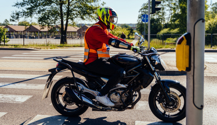 Dead Red Laws: Every US State Where It's Legal For Motorcycles To Run A Red Light