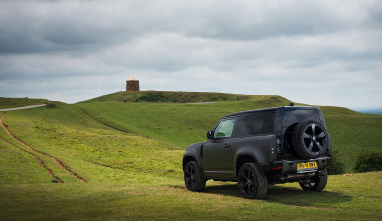 Land Rover Defender V8 | Cars to be thankful for