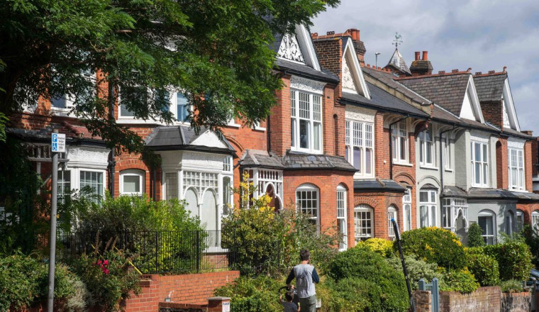 UK households with driveways 'might have to install new device' by 2030