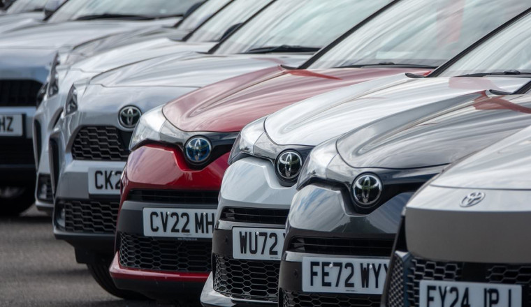 Motorists could get up to £950 compensation for car finance but will have to wait until next year, watchdog reveals